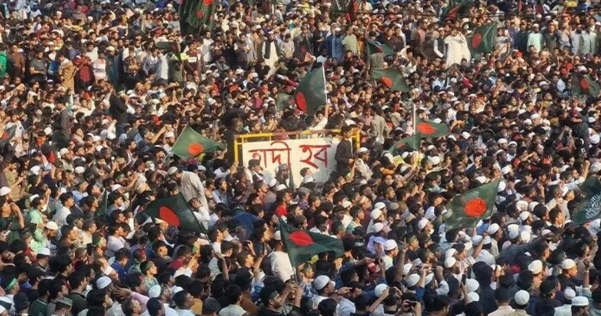 শহীদ ওসমান হাদি হত্যার বিচার চেয়ে শাহবাগজুড়ে প্রতিবাদের ঝড়